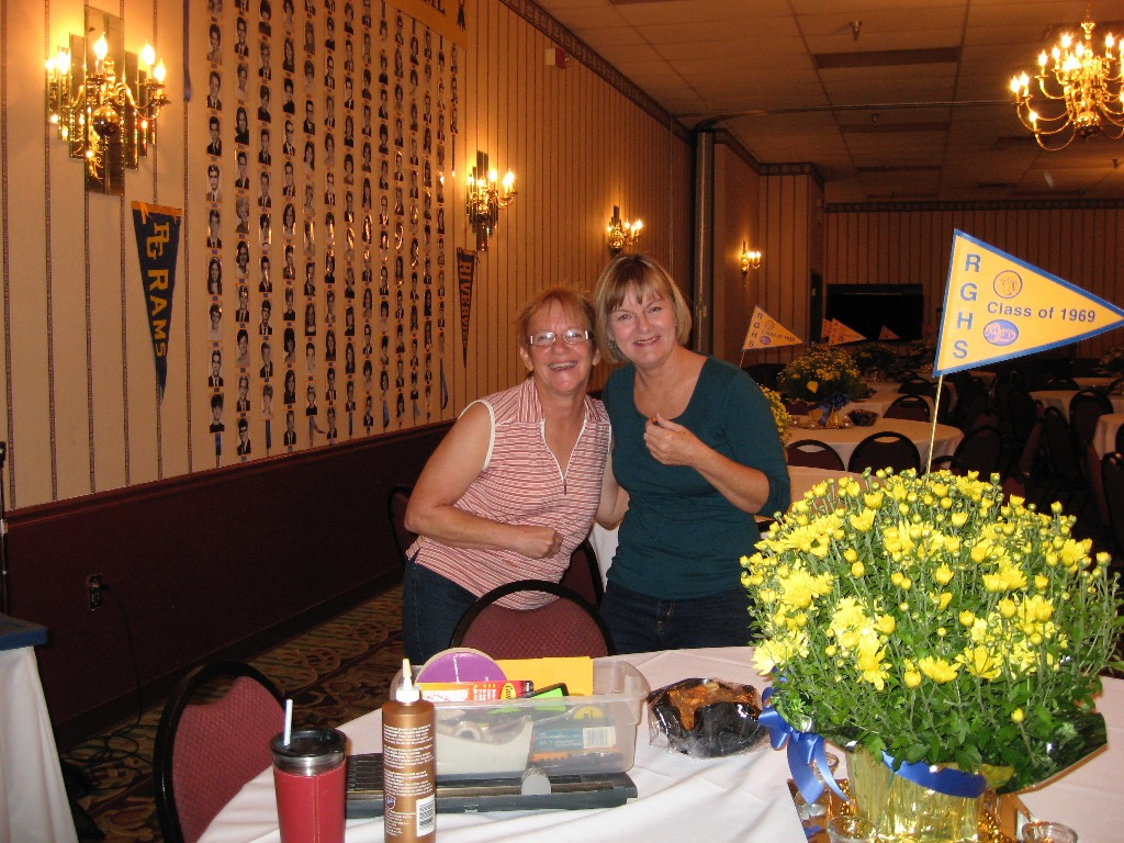 Dorothy Fey and Cheryl Niebur Decorating the Room