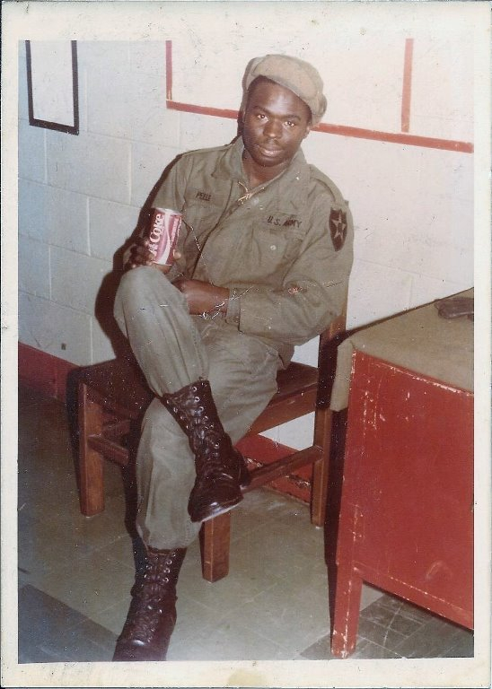 Wayne Peele -
US Army -
Unmarried - Mother Delores Lacy Peele