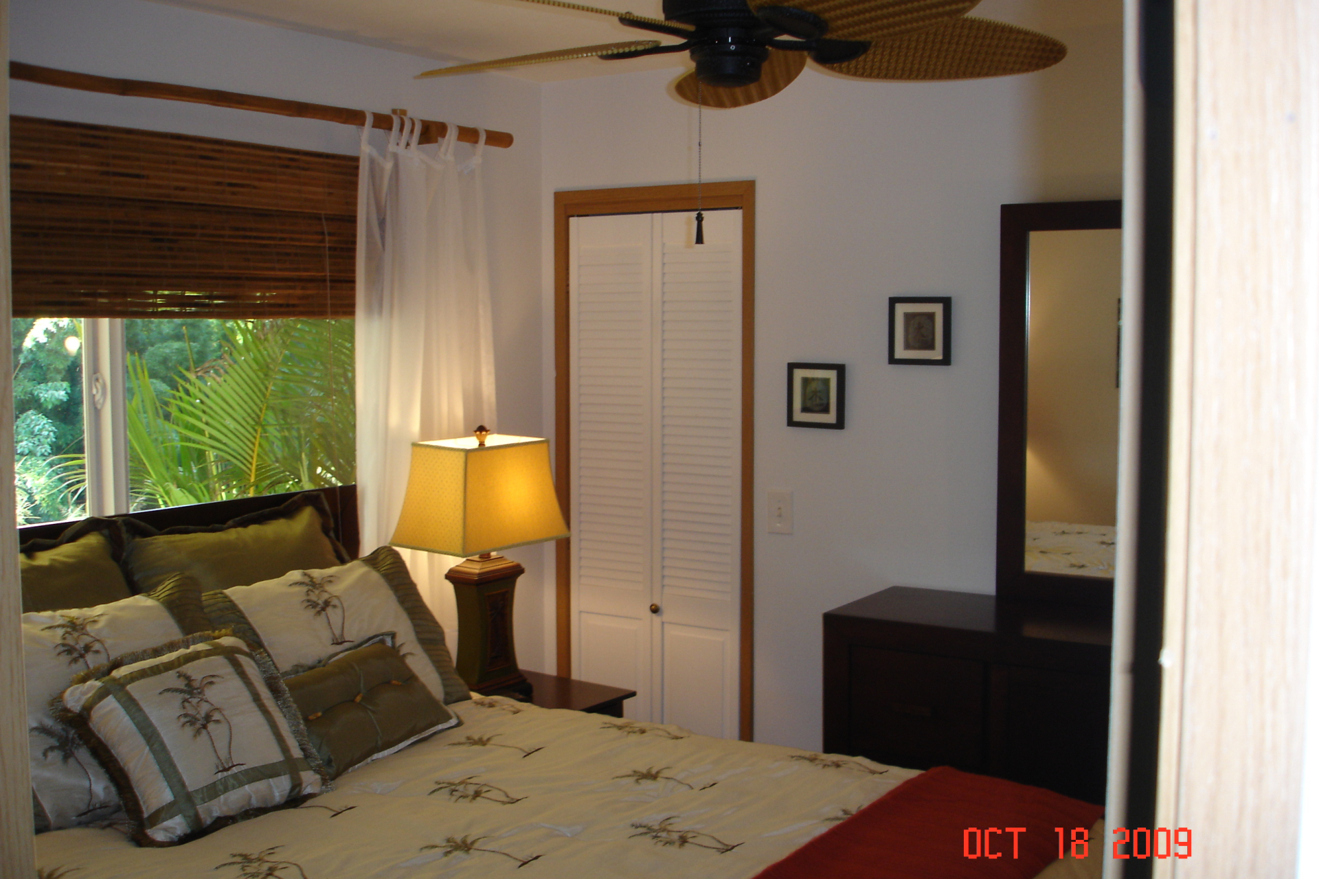 Queen Bedroom