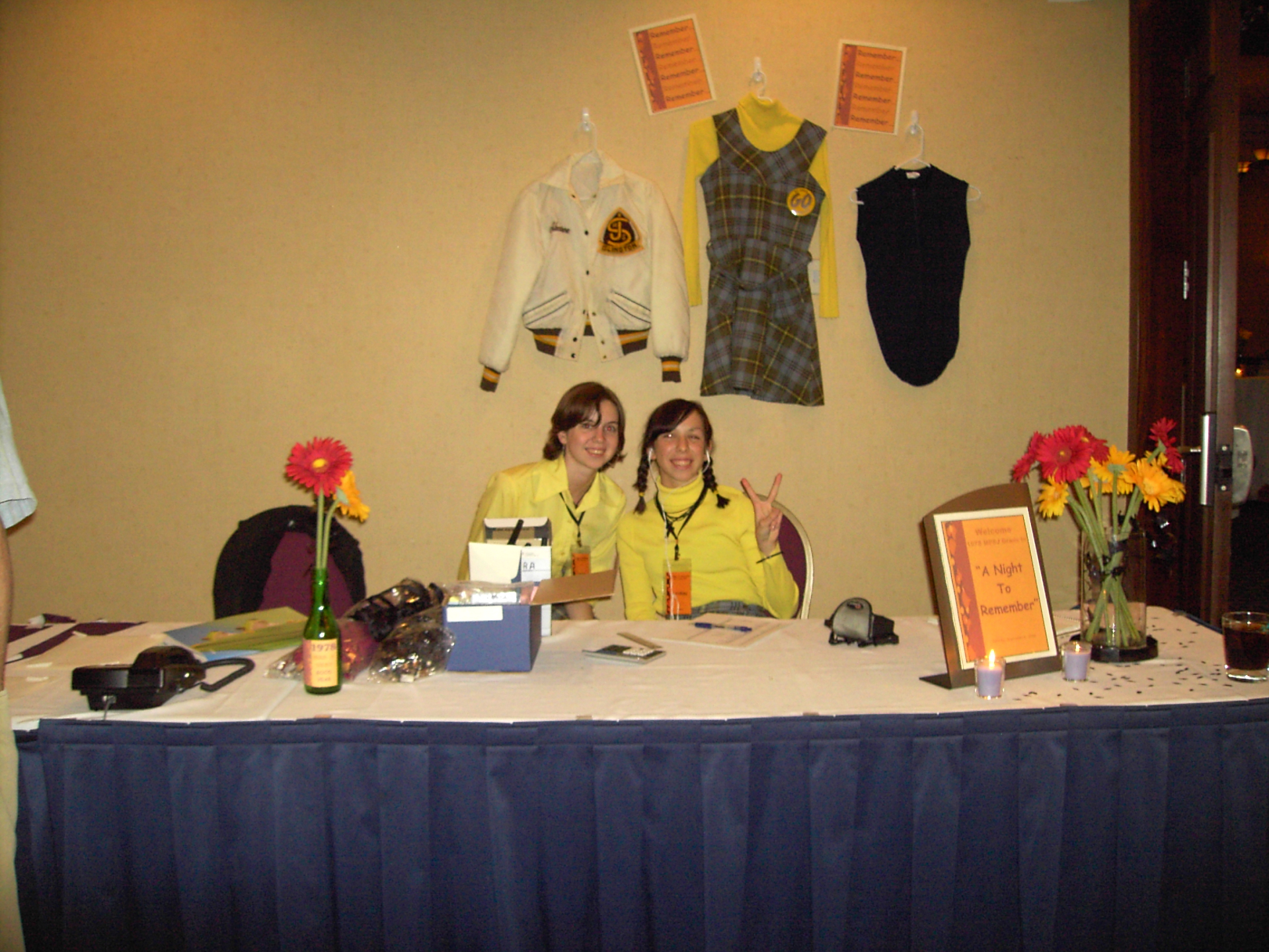 Lauren and Lindsay manning the registration table before the big rush.