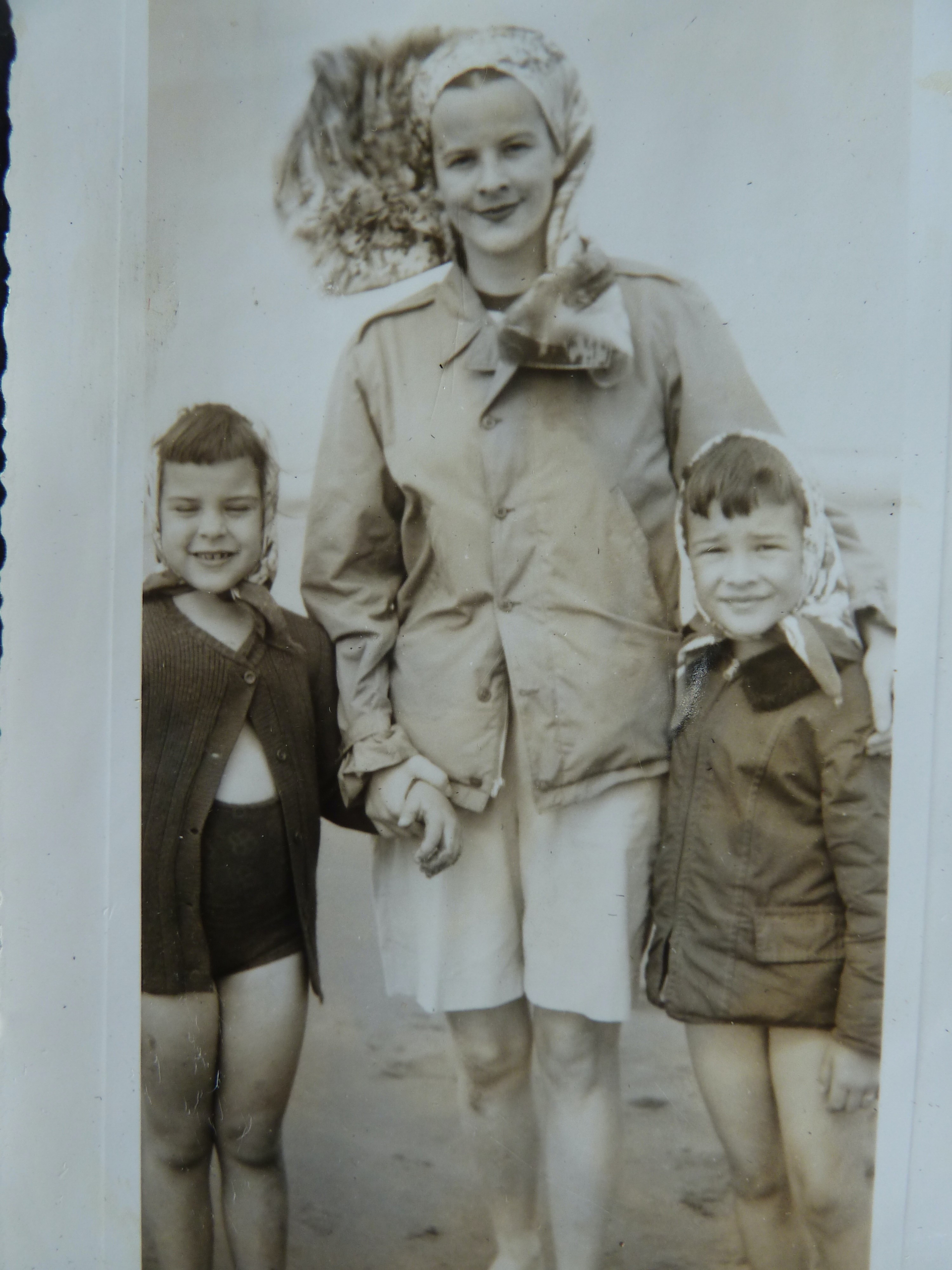 Helen and Sister Lea with mom